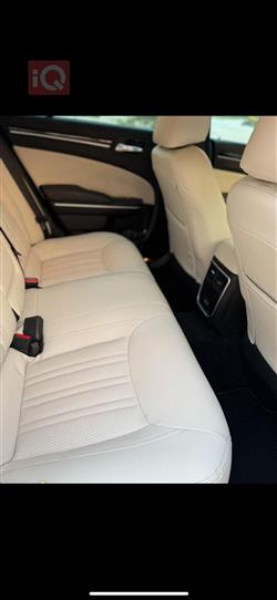 کرایسلەر 300